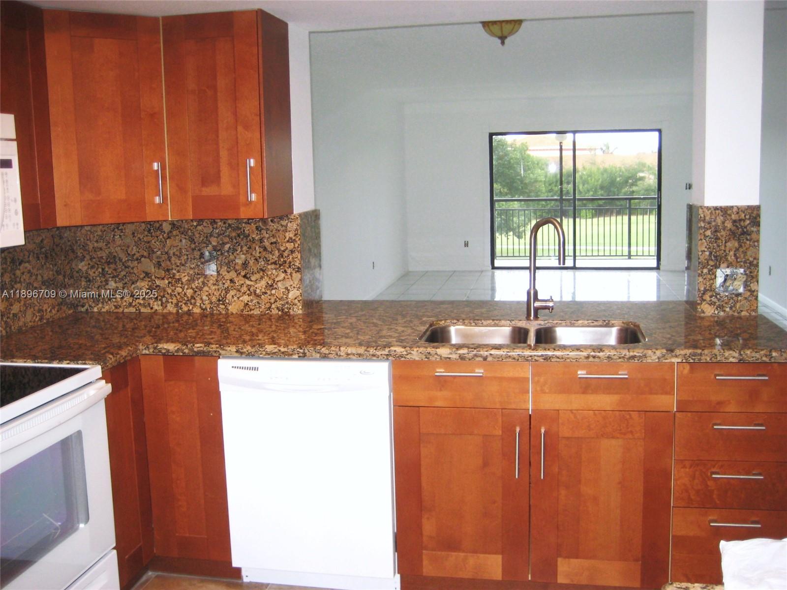 FAIRWAYS AT BONAVENTURE C - Residential Lease