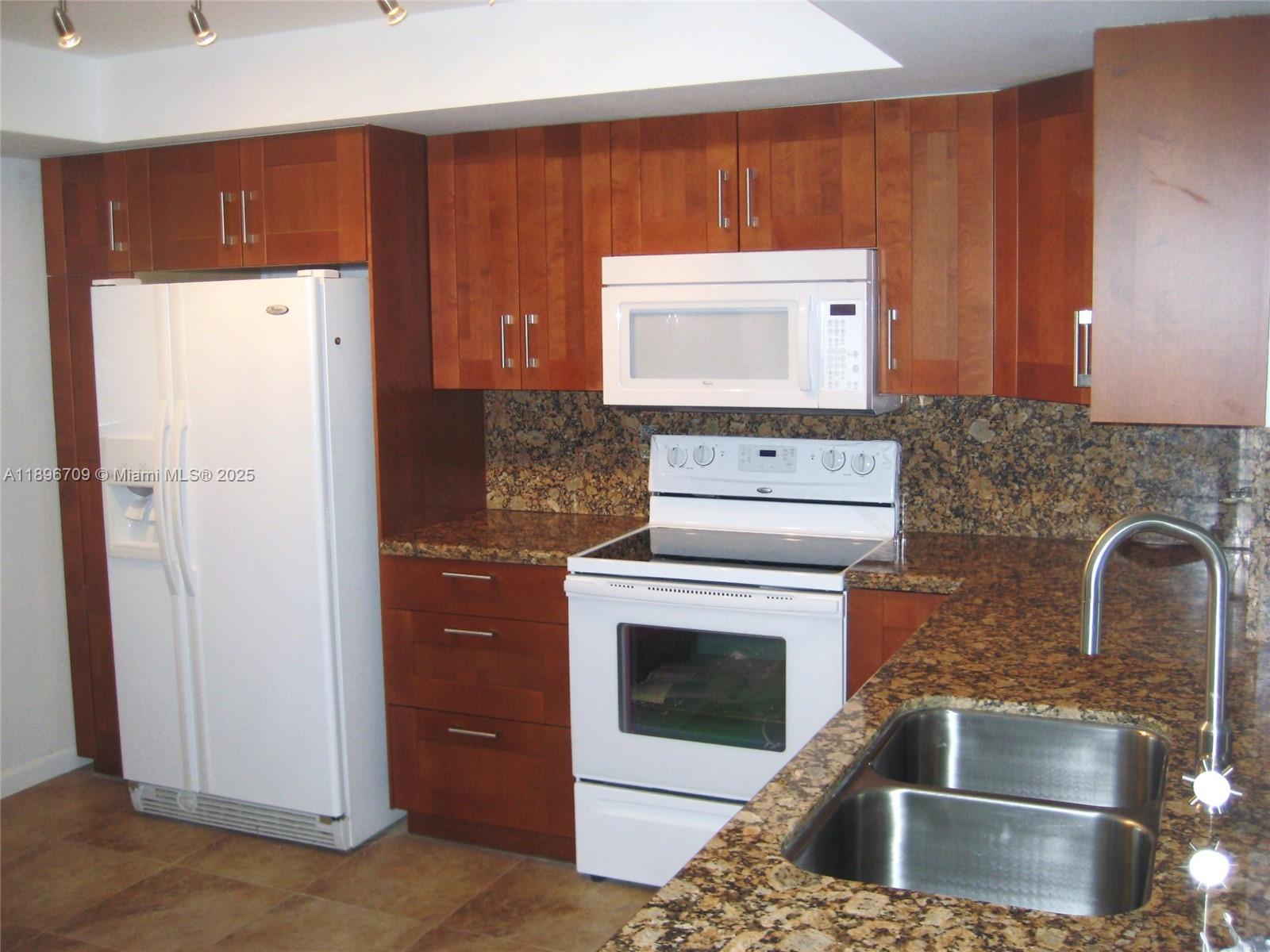 FAIRWAYS AT BONAVENTURE C - Residential Lease
