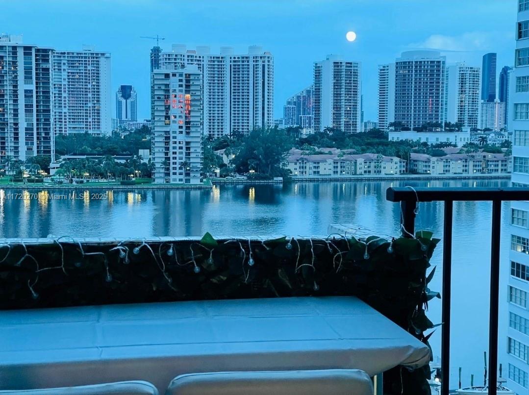 COMMODORE PLAZA CONDO - Residential
