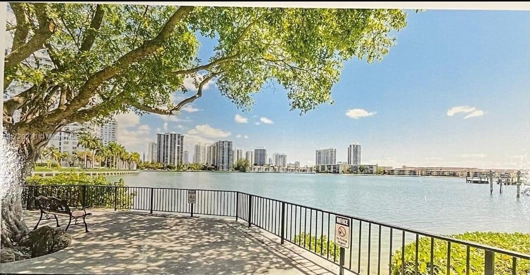 COMMODORE PLAZA CONDO - Residential