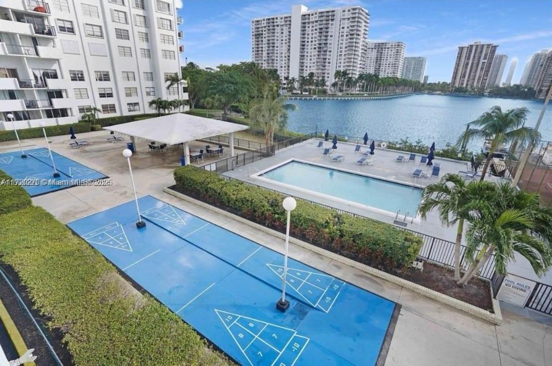 COMMODORE PLAZA CONDO - Residential