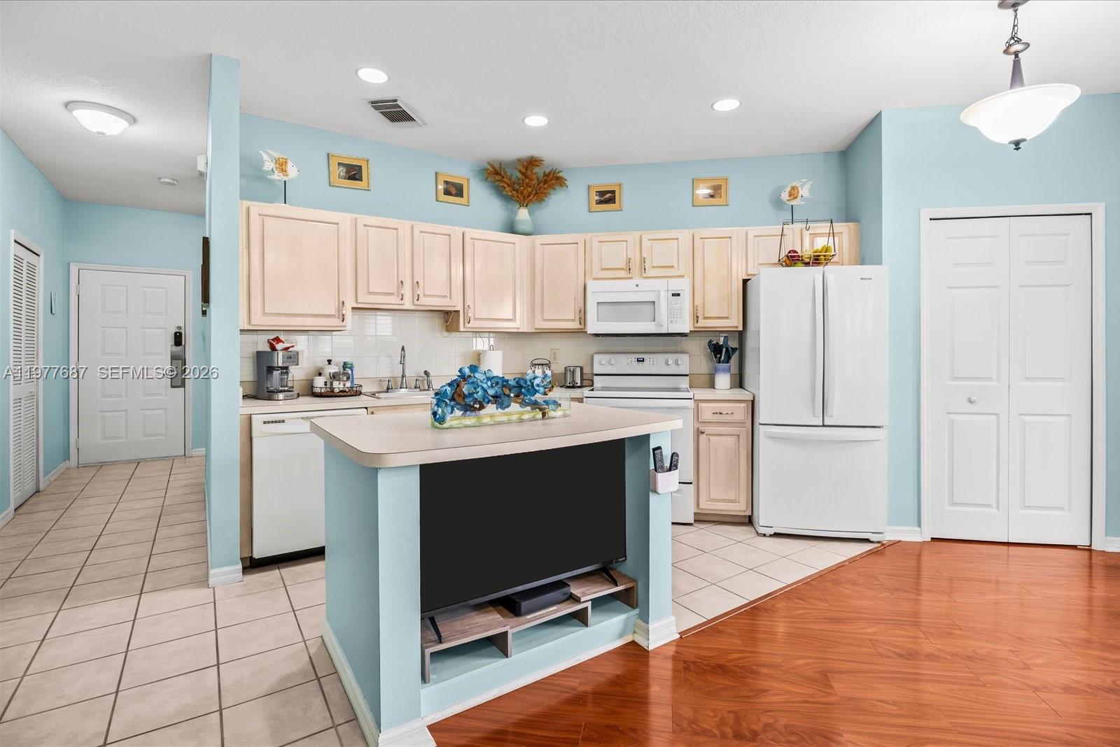 GOLF VILLAS II CONDOMINIU - Residential