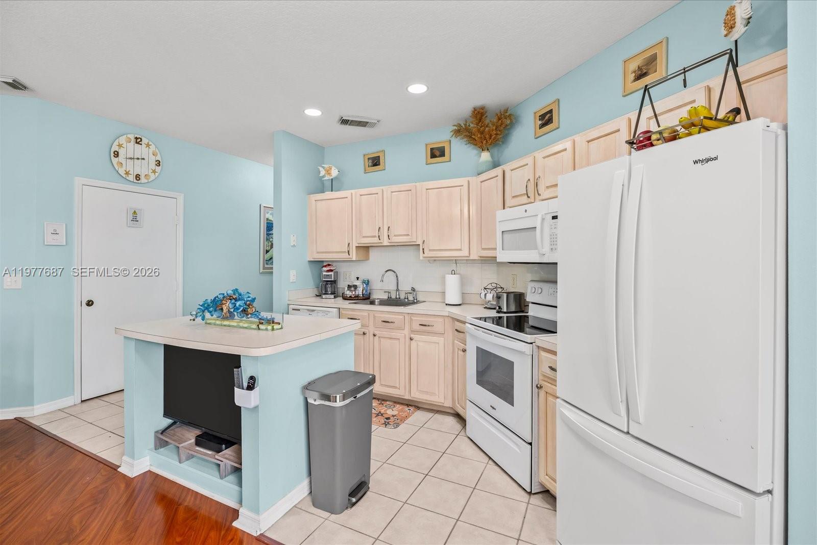 GOLF VILLAS II CONDOMINIU - Residential