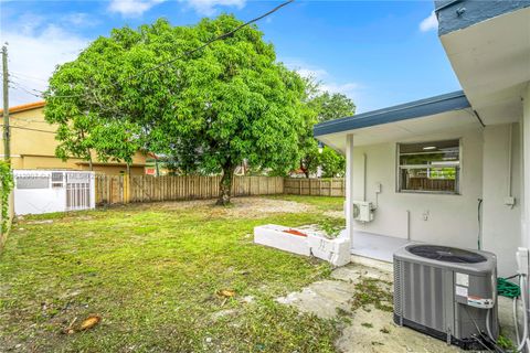 Single Family Residence in Hialeah FL 250 30th St St 35.jpg