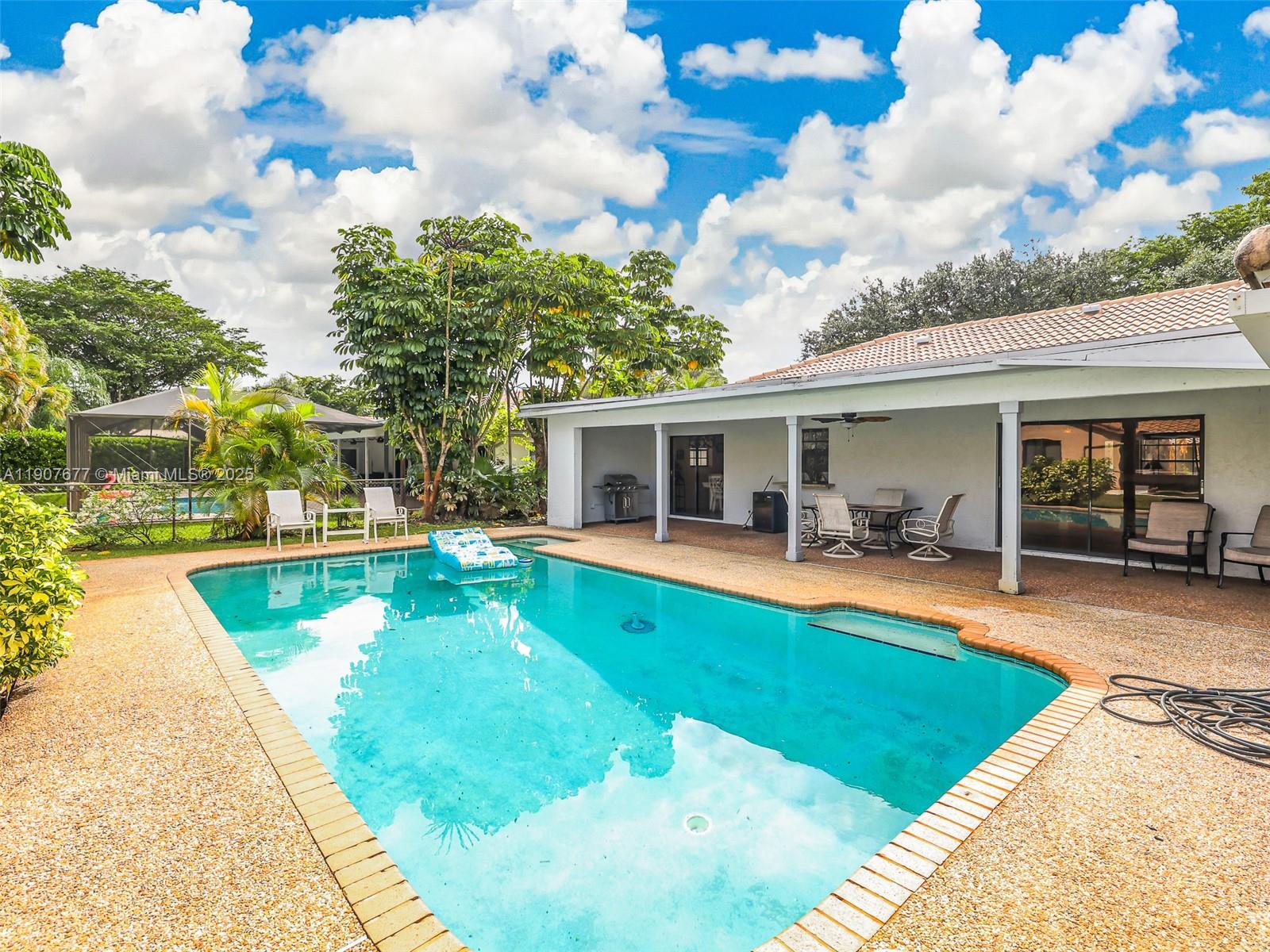 CYPRESS RUN - Residential