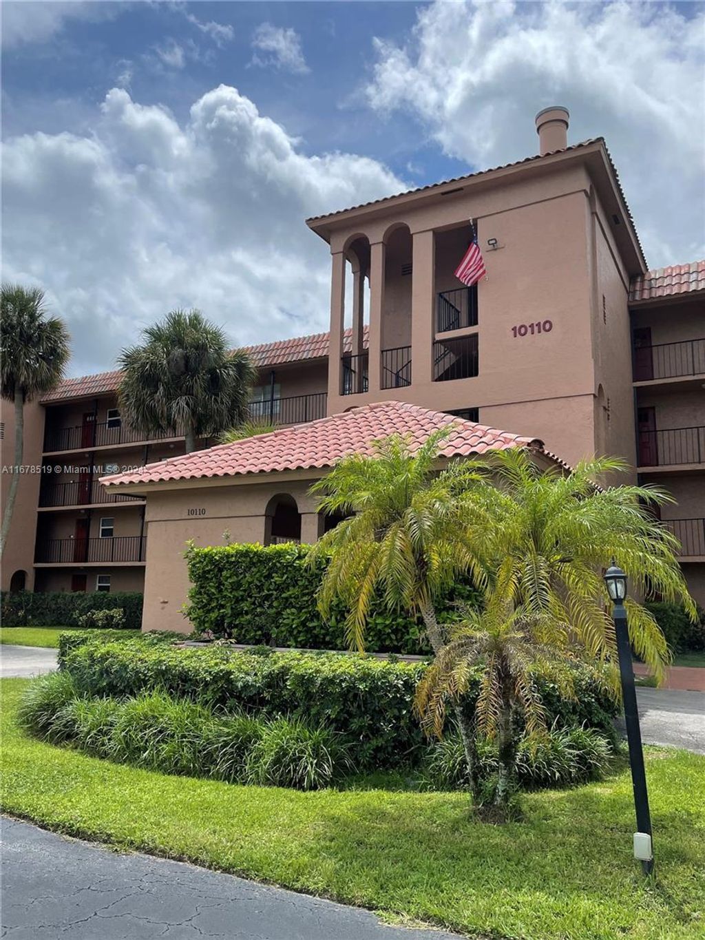 Photo of 10110 Boca Entrada Blvd #402, Boca Raton, FL 33428 (MLS # A11678519)