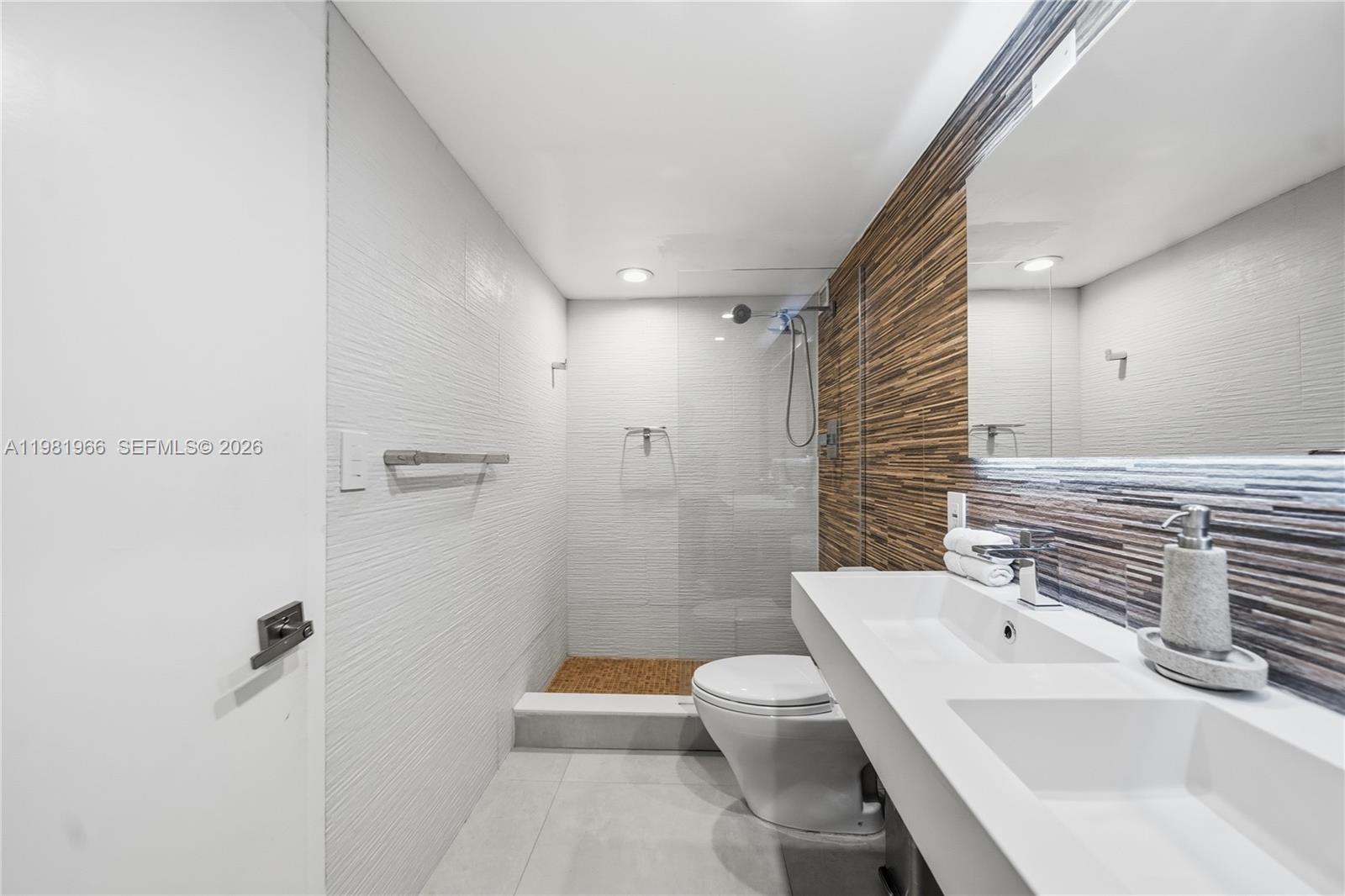 ROYAL EMBASSY CONDO - Residential