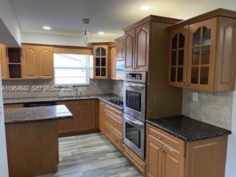 240 N 70th Way Hollywood FL 33024