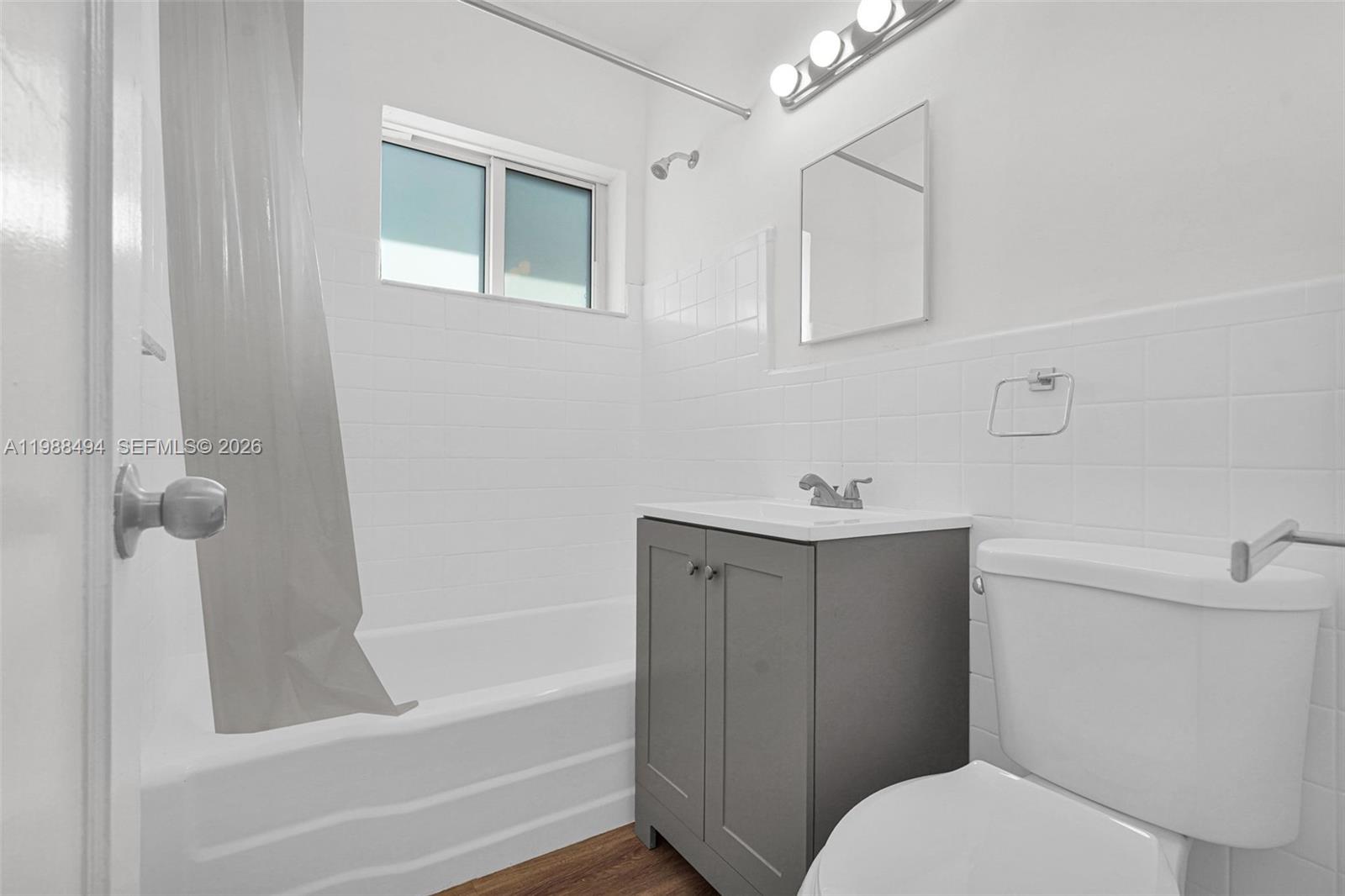 ALTOS DEL MAR NO 3 - Residential Lease