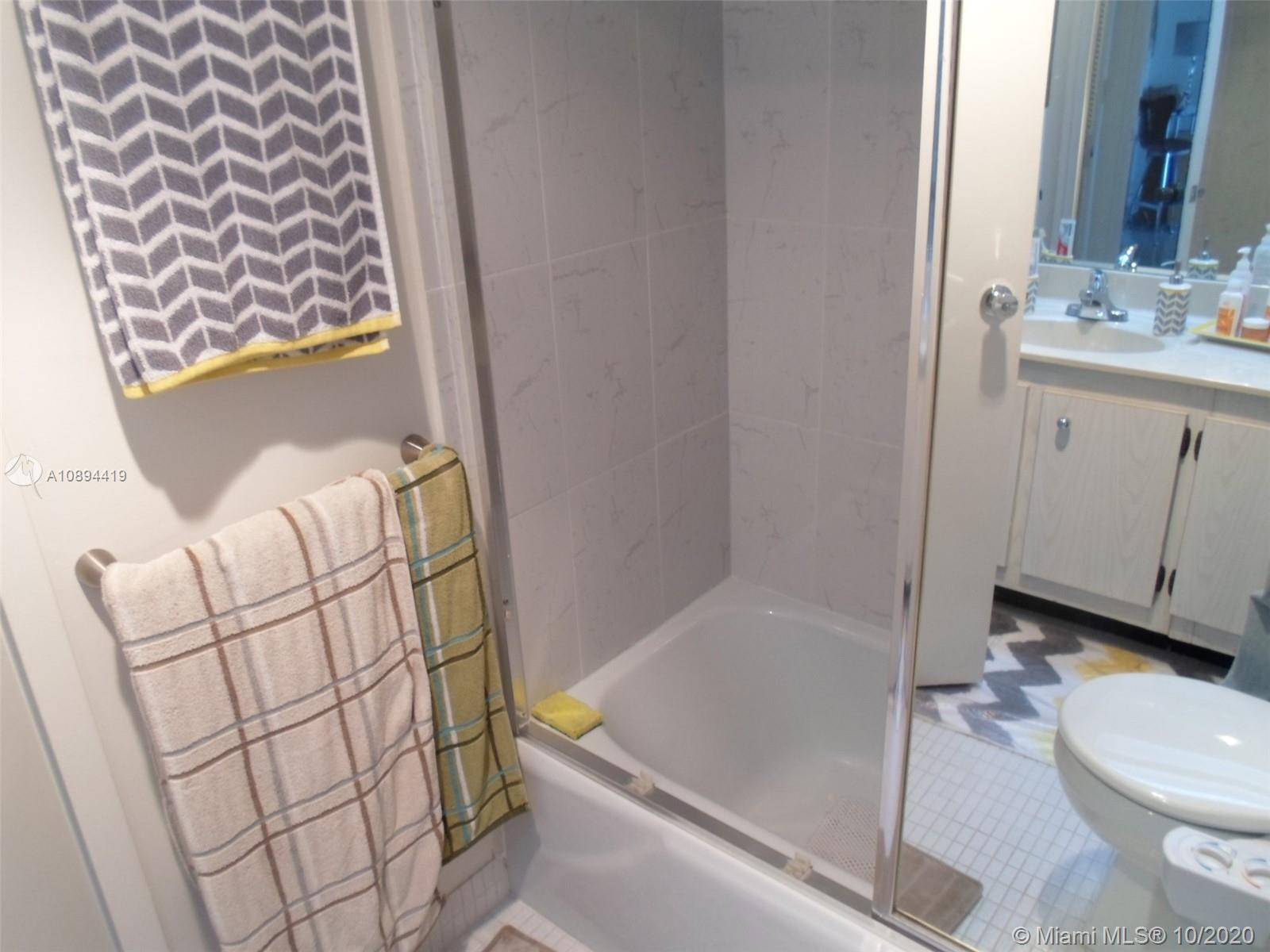 WINSTON TOWER 300 CONDO - Residential