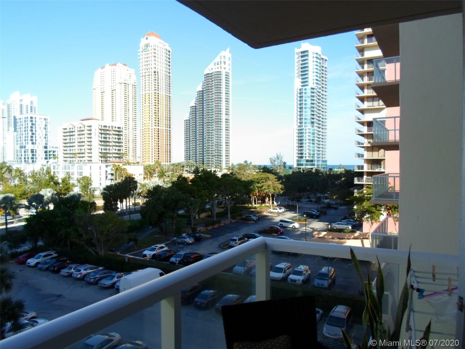 WINSTON TOWER 300 CONDO - Residential