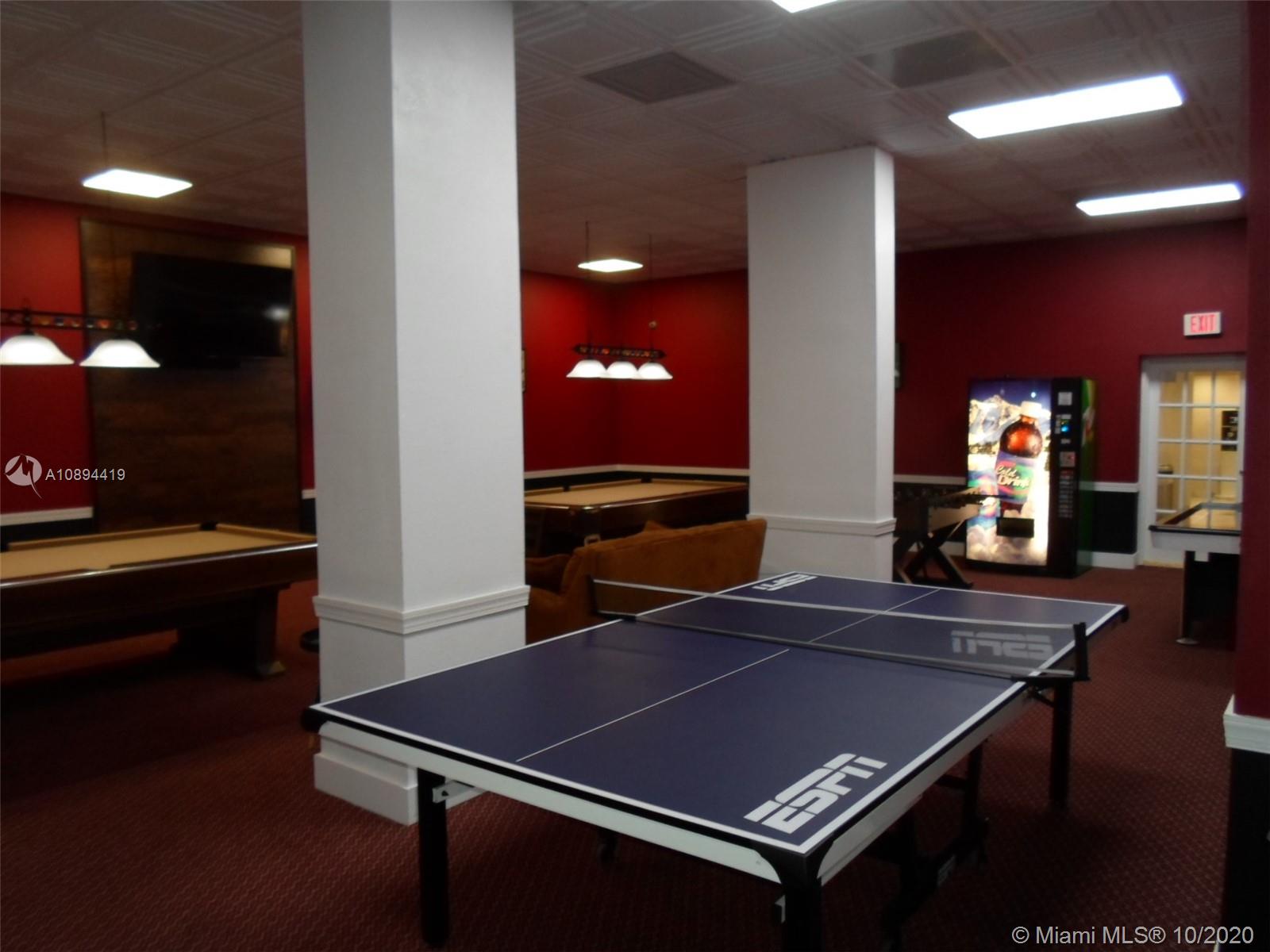 WINSTON TOWER 300 CONDO - Residential