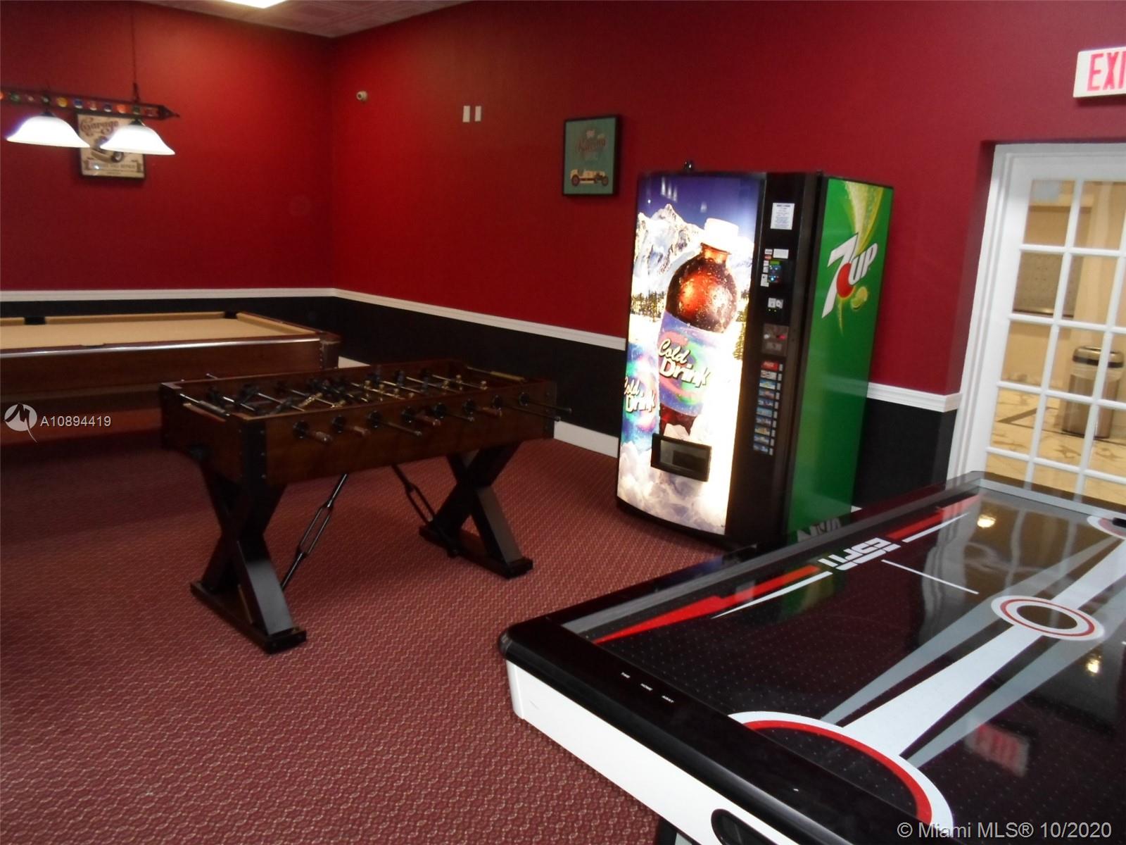 WINSTON TOWER 300 CONDO - Residential