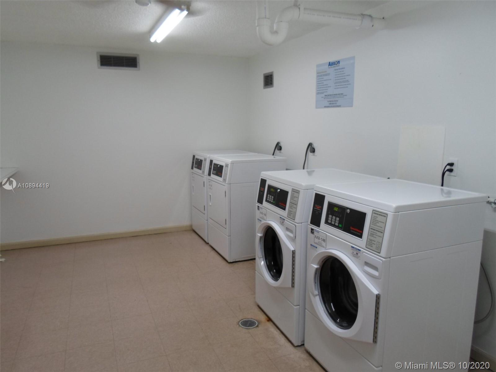 WINSTON TOWER 300 CONDO - Residential