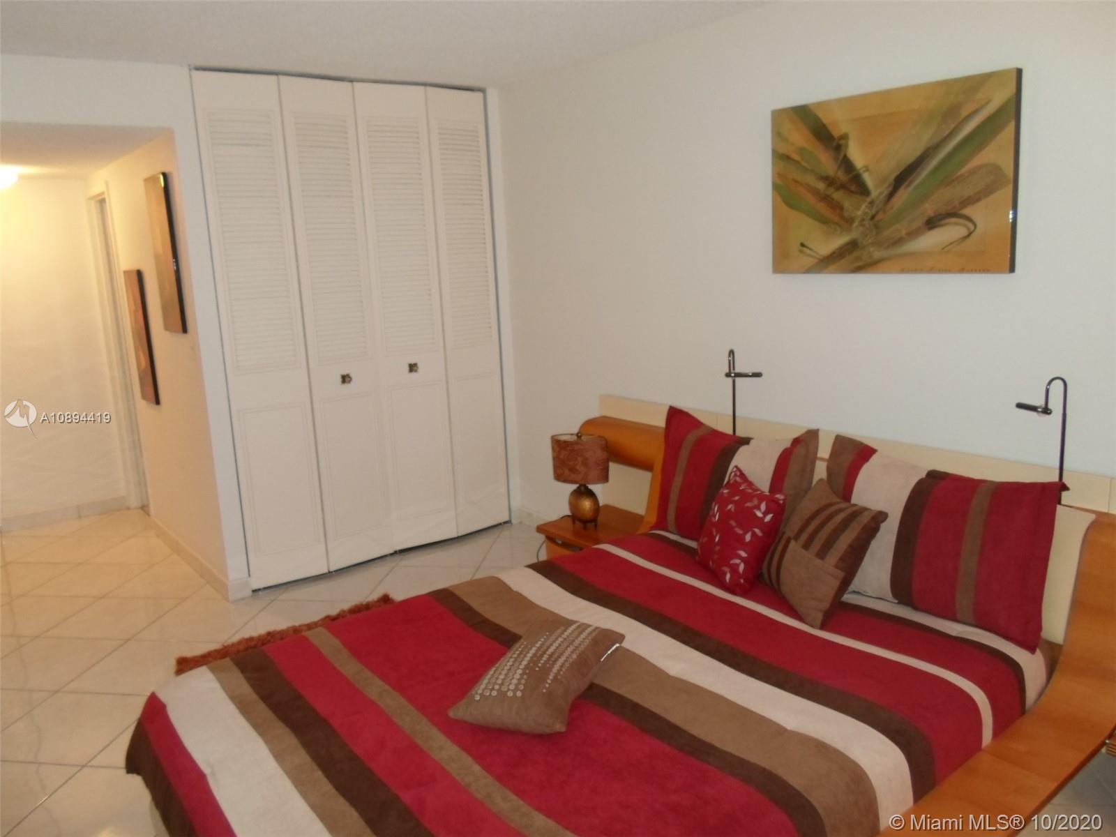 WINSTON TOWER 300 CONDO - Residential