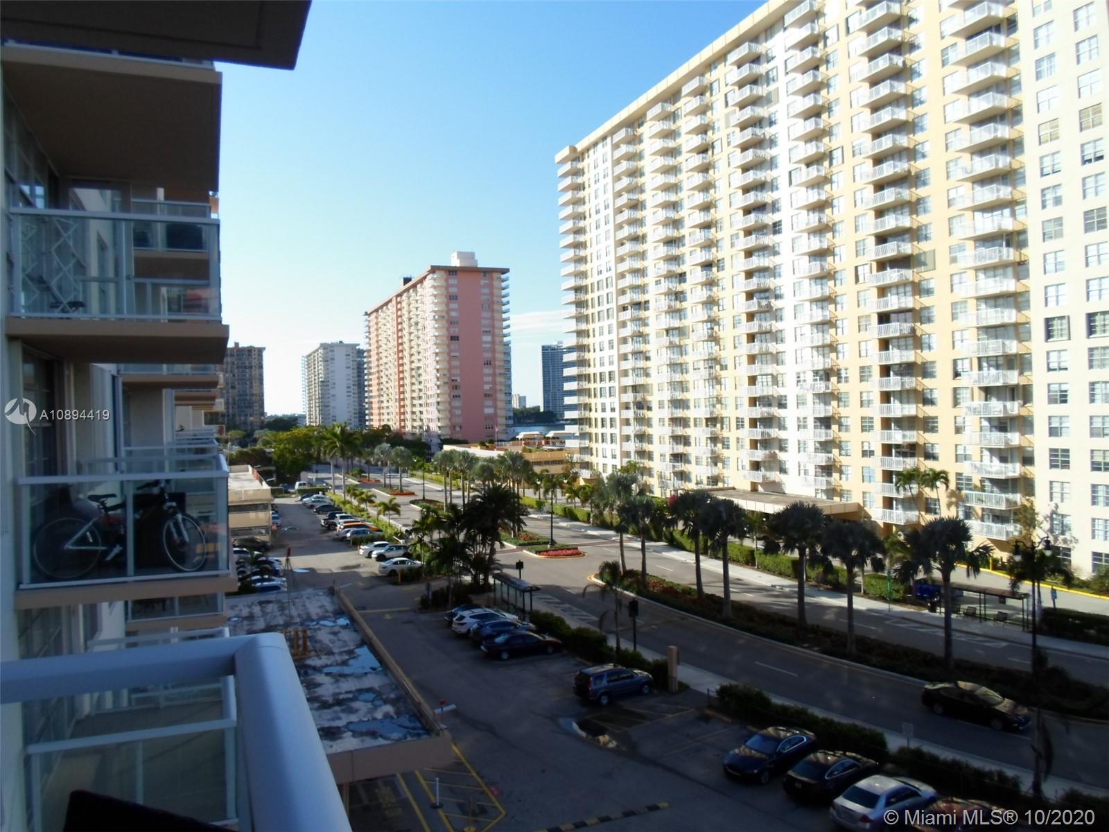 WINSTON TOWER 300 CONDO - Residential