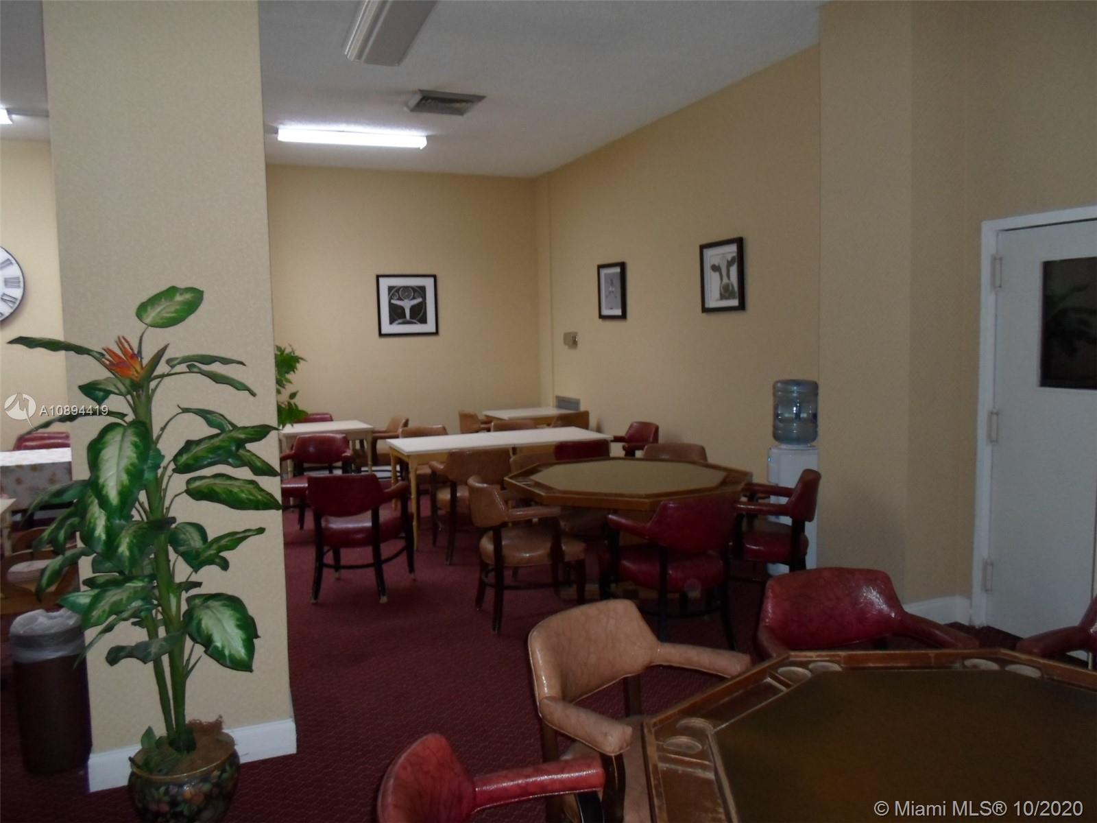 WINSTON TOWER 300 CONDO - Residential