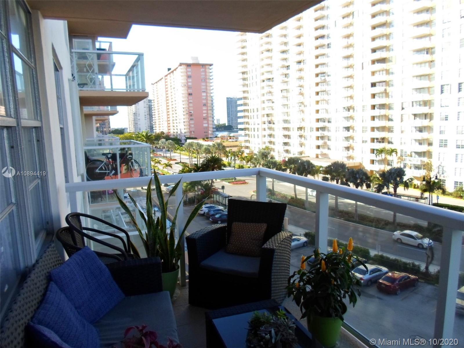 WINSTON TOWER 300 CONDO - Residential