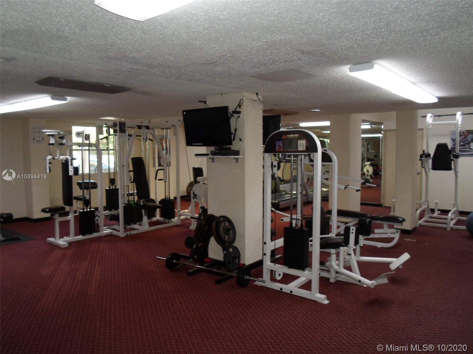 WINSTON TOWER 300 CONDO - Residential