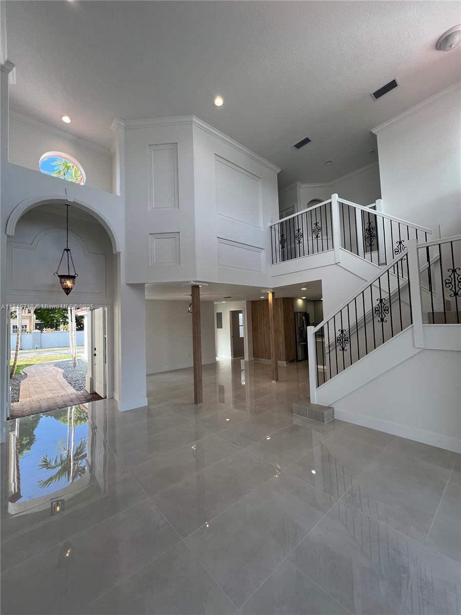 16247 SW 46th Ter, Miami, FL, 33185/$887,000 3 16247 SW 46th Ter