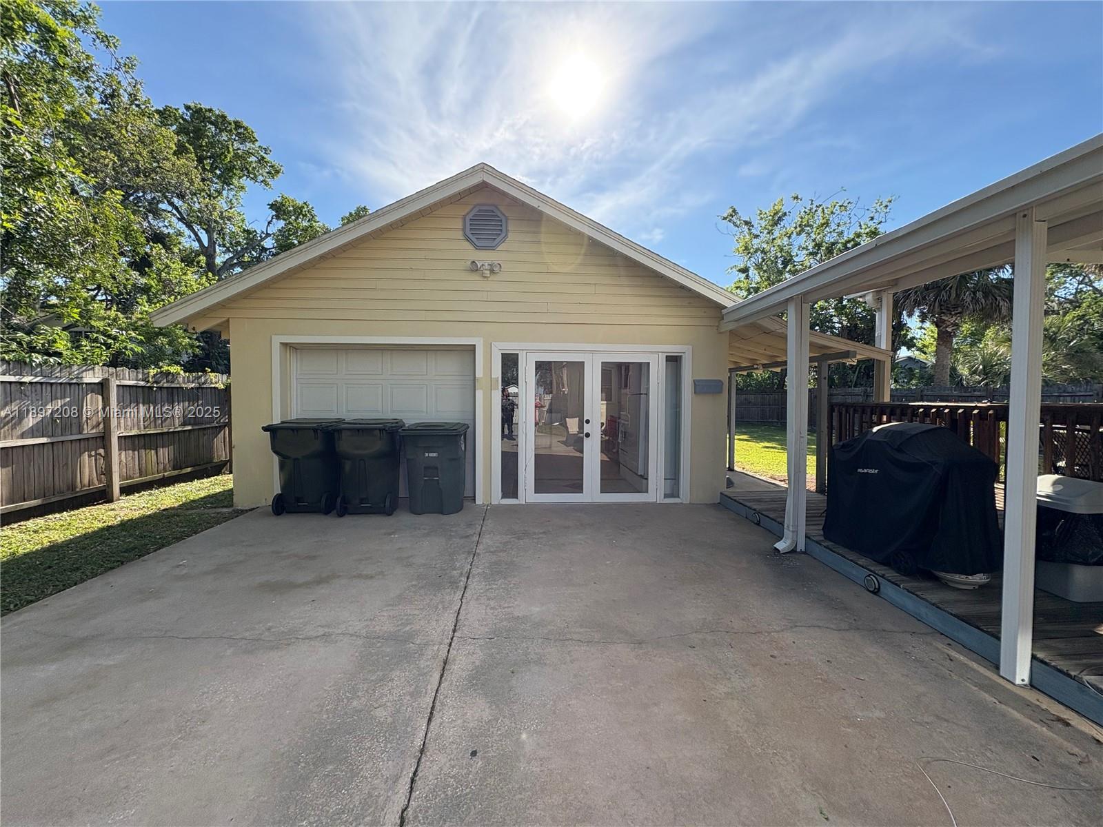 DAYTONA BEACH - Residential