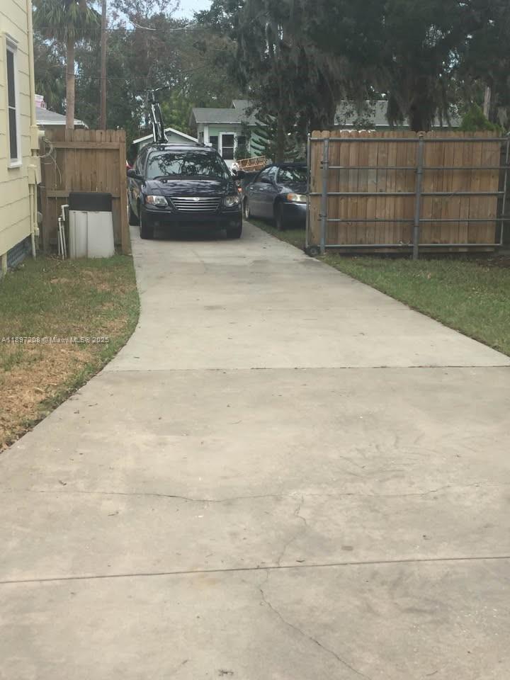 DAYTONA BEACH - Residential