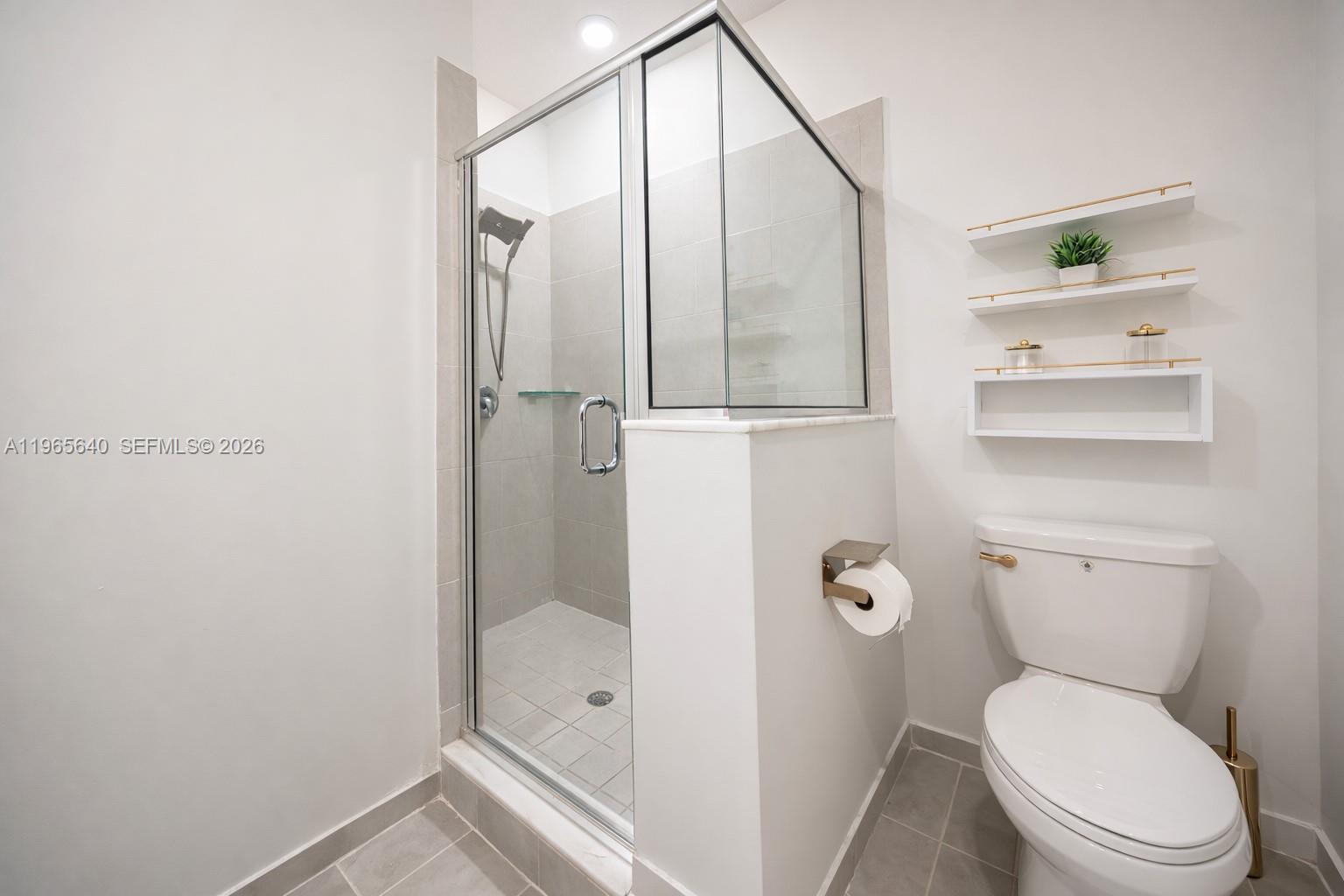 PINE ISLE - Residential