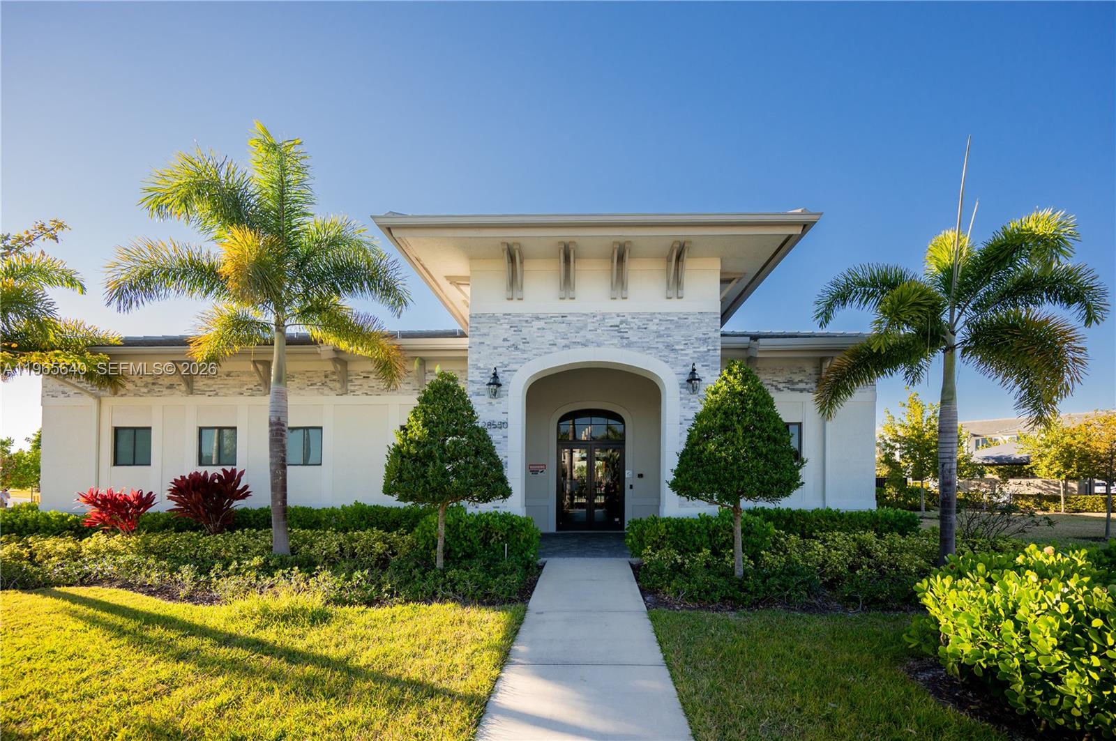 PINE ISLE - Residential