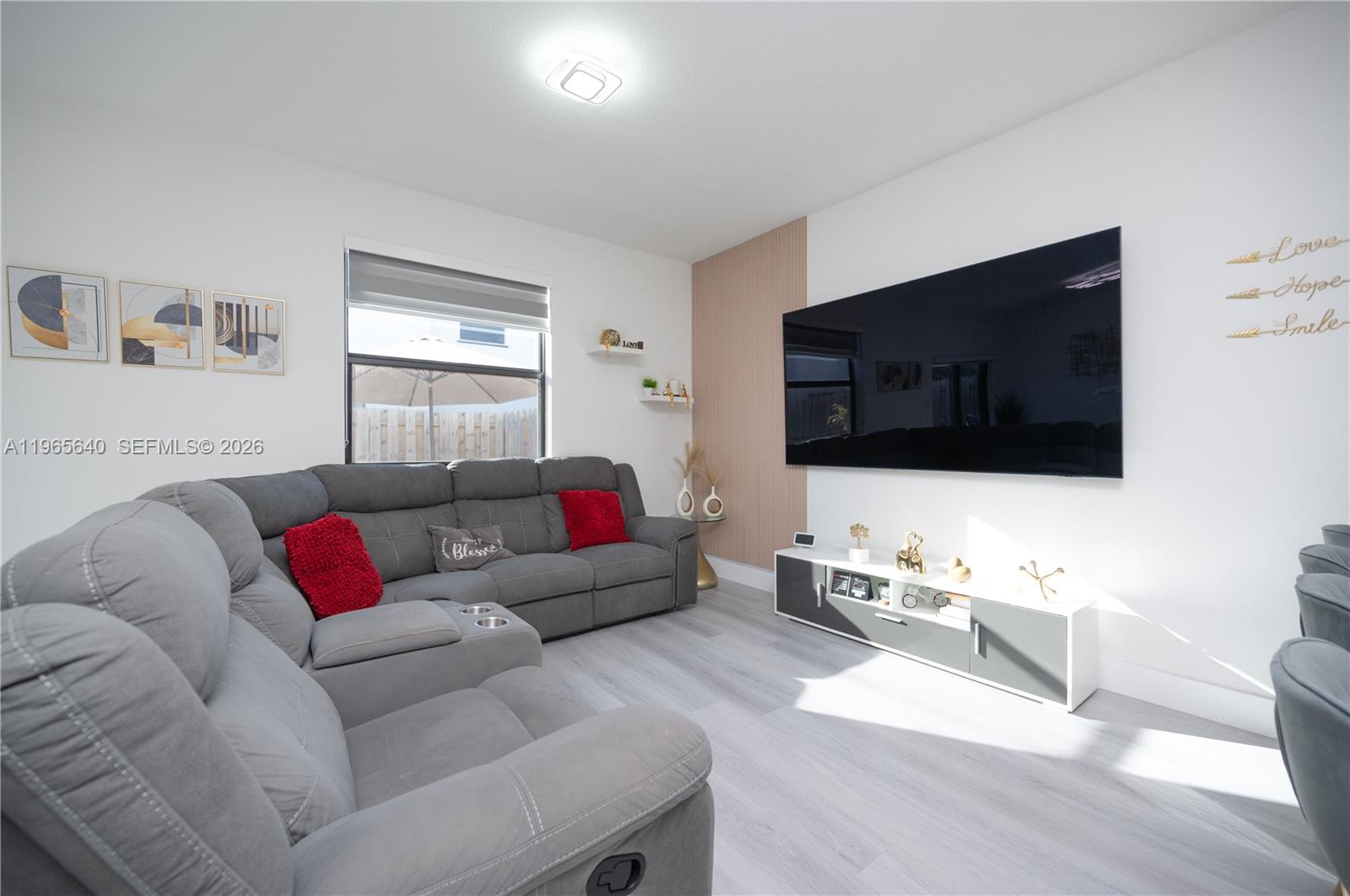 PINE ISLE - Residential