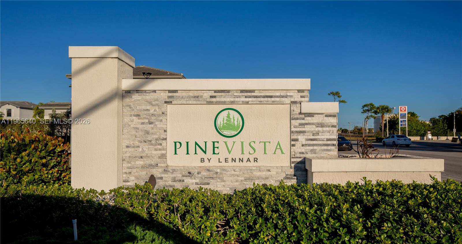 PINE ISLE - Residential