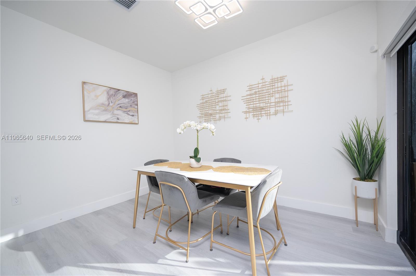 PINE ISLE - Residential