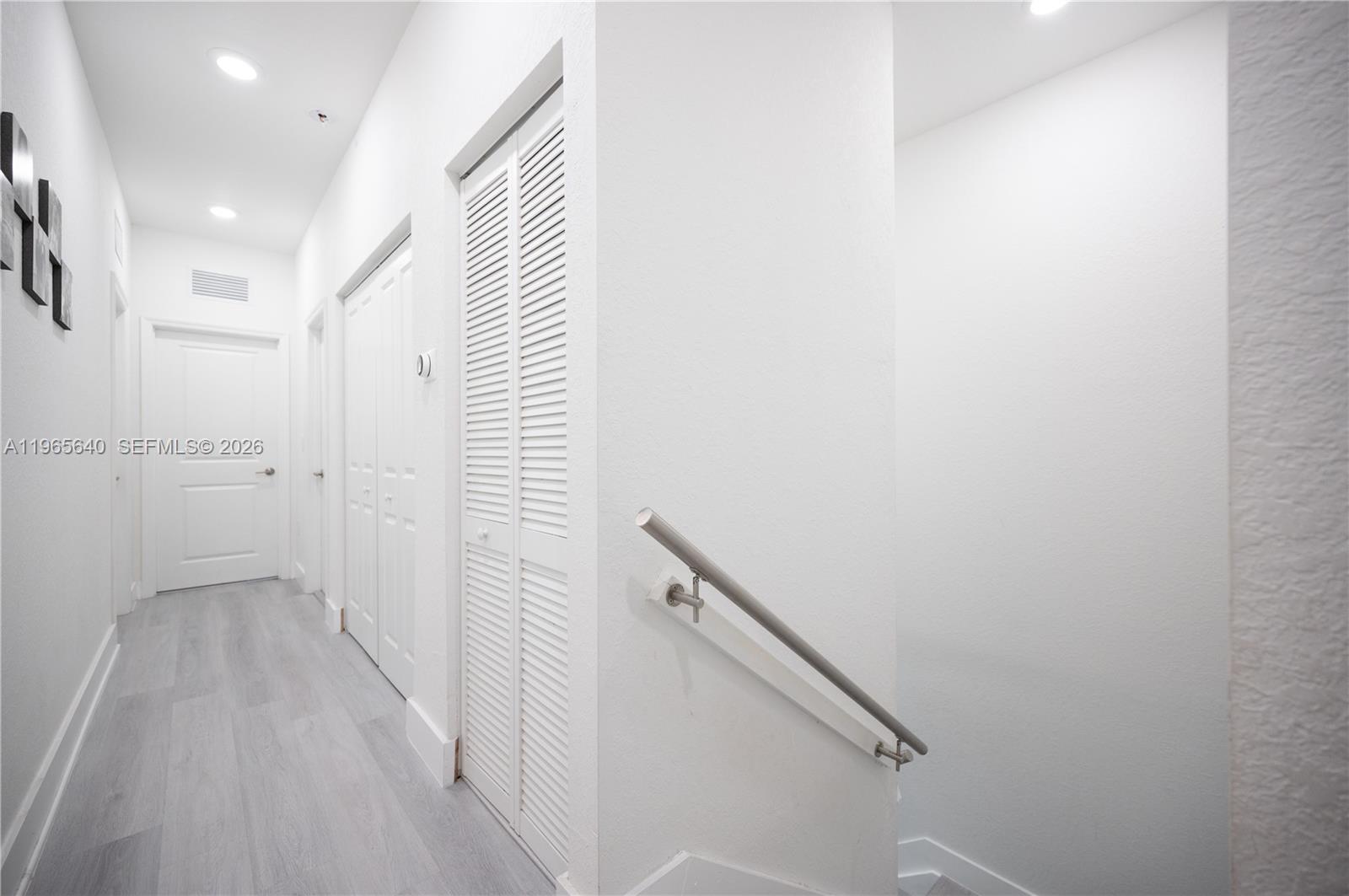 PINE ISLE - Residential