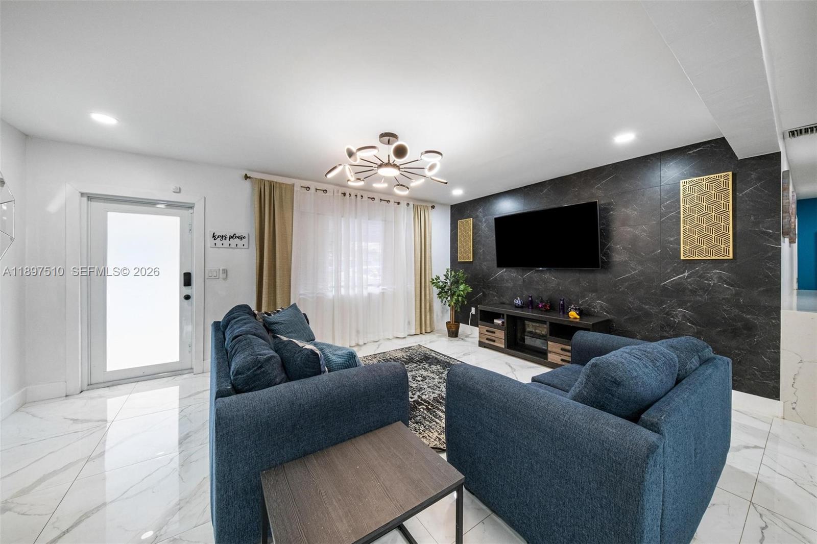 MIRAMAR SEC 5 - Residential