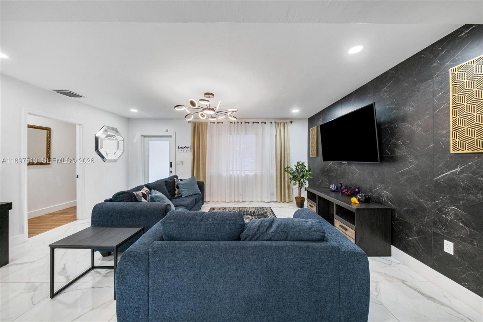 MIRAMAR SEC 5 - Residential