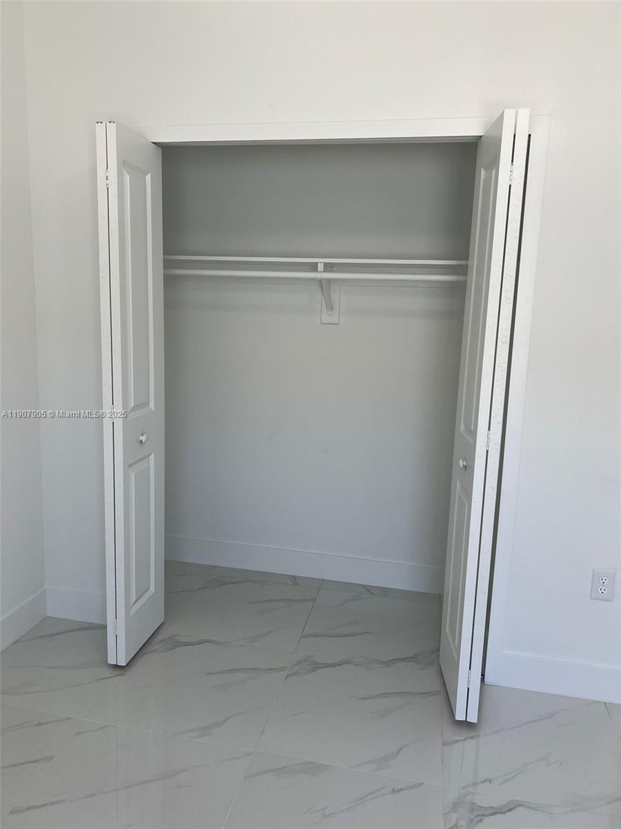 ¤SYMMES - SHARMAN TRACT - Residential Income