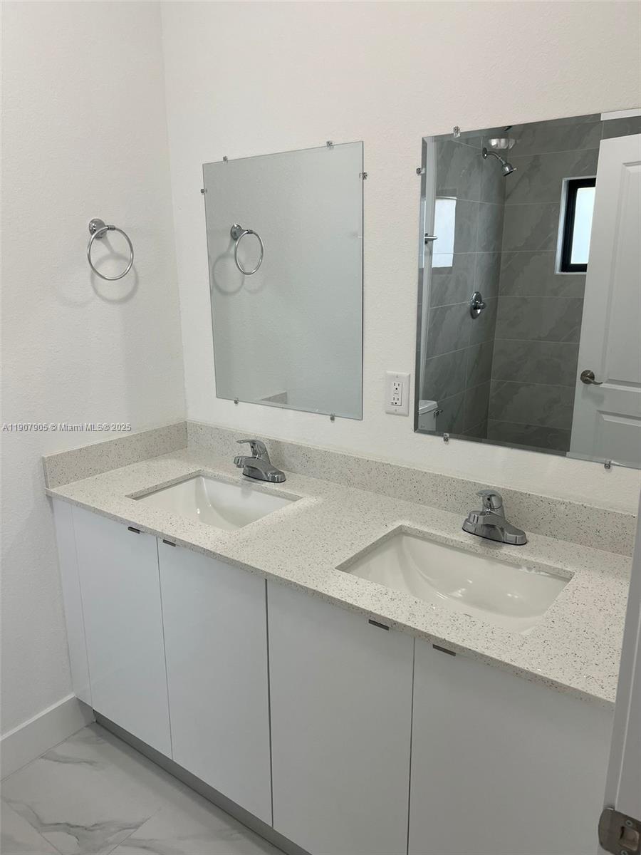 ¤SYMMES - SHARMAN TRACT - Residential Income