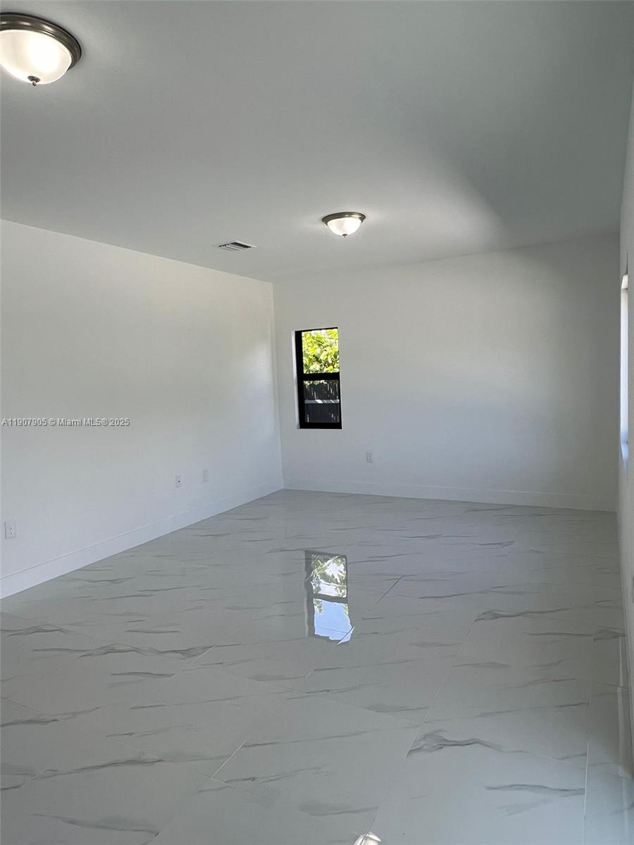 ¤SYMMES - SHARMAN TRACT - Residential Income