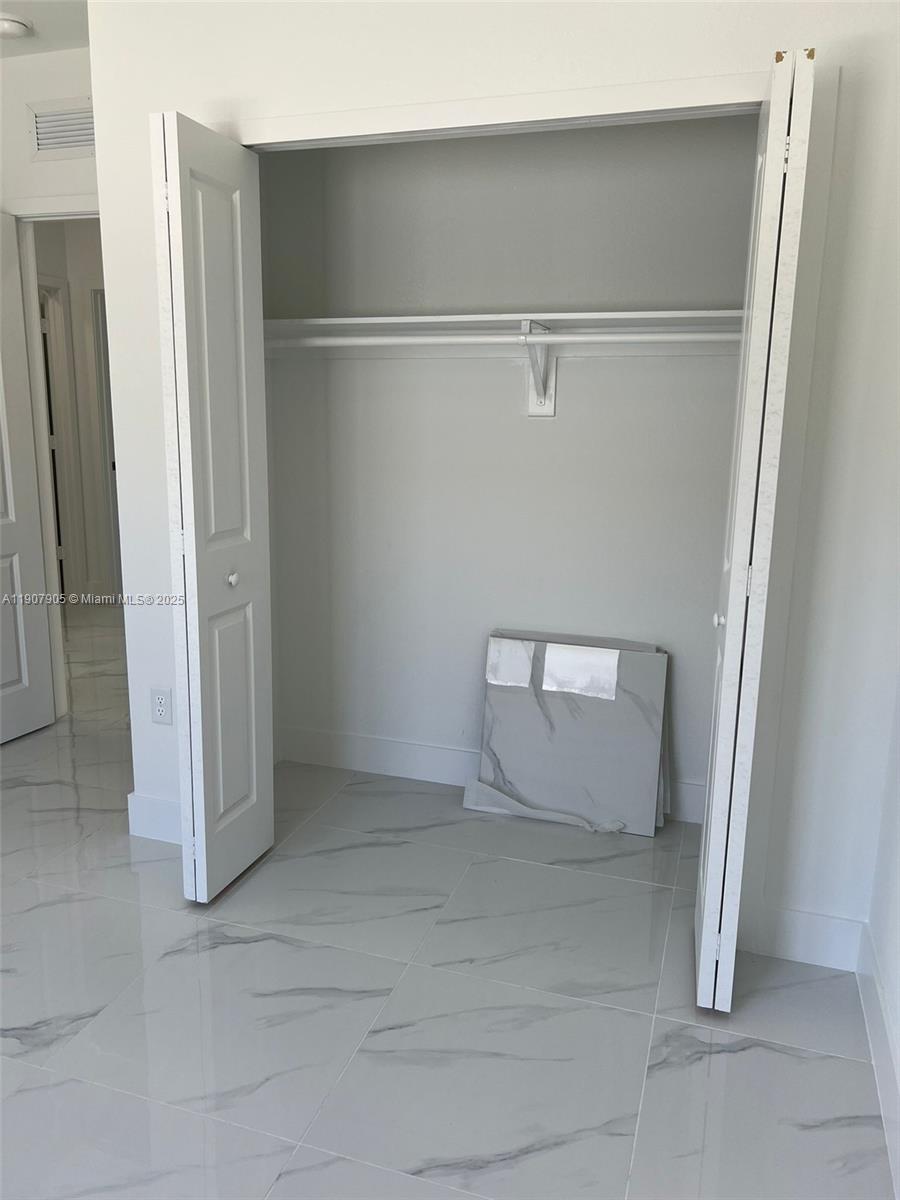 ¤SYMMES - SHARMAN TRACT - Residential Income