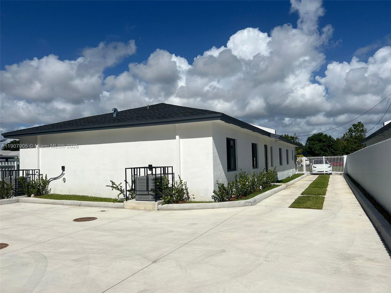 ¤SYMMES - SHARMAN TRACT - Residential Income