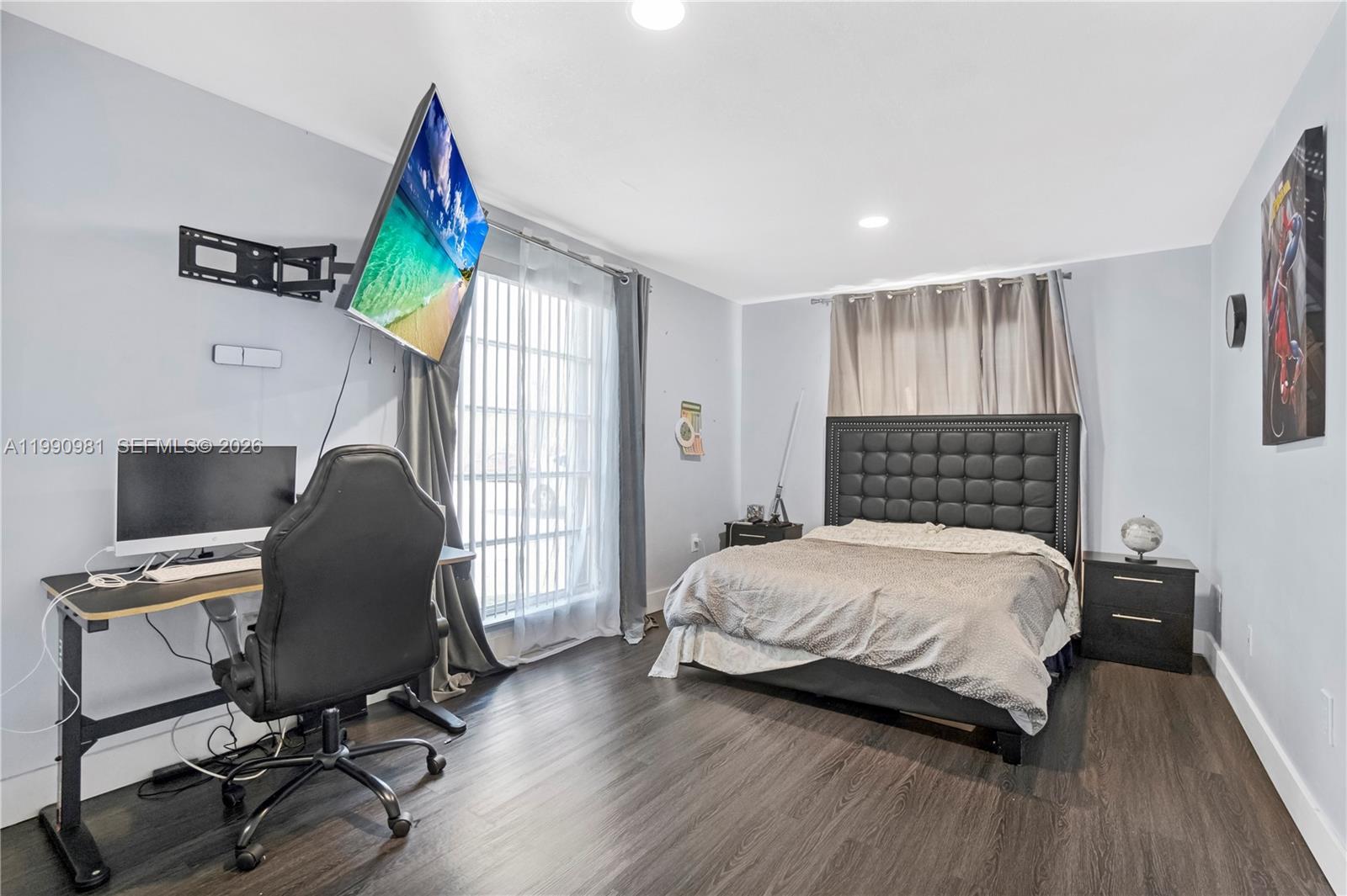 SUNSET PALMS EAST CONDO - Residential