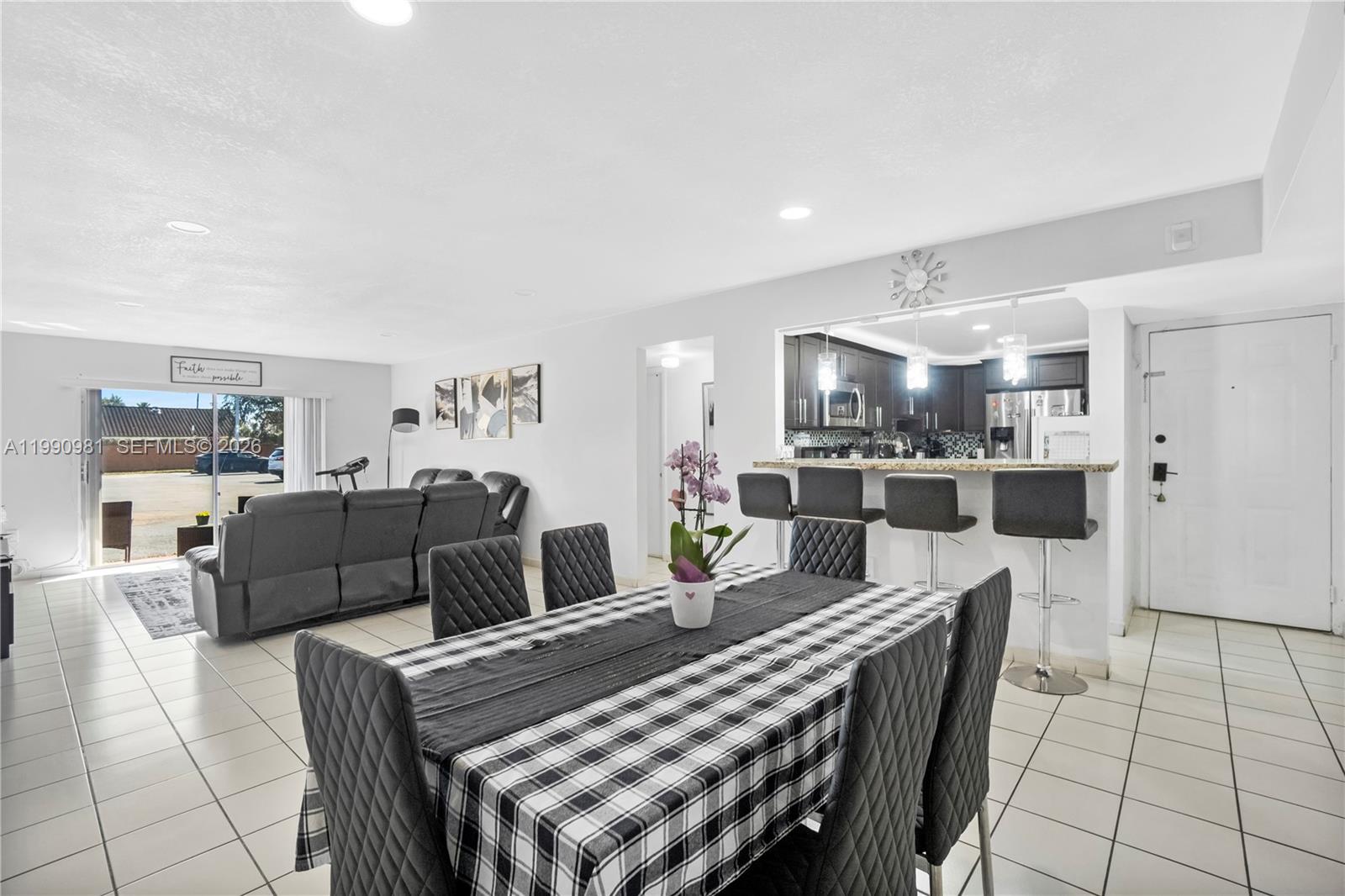 SUNSET PALMS EAST CONDO - Residential