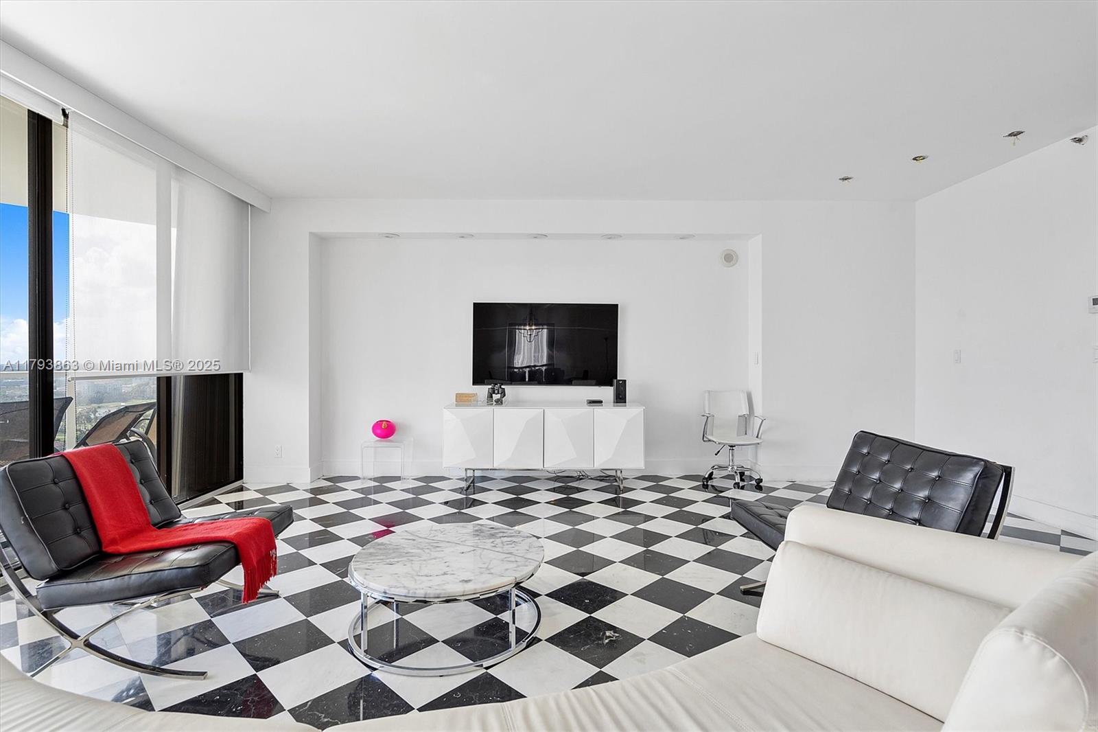 MARINA TOWER CONDO - Residential