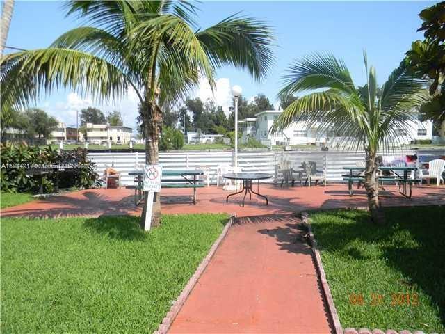 1275 Marseille Dr 40