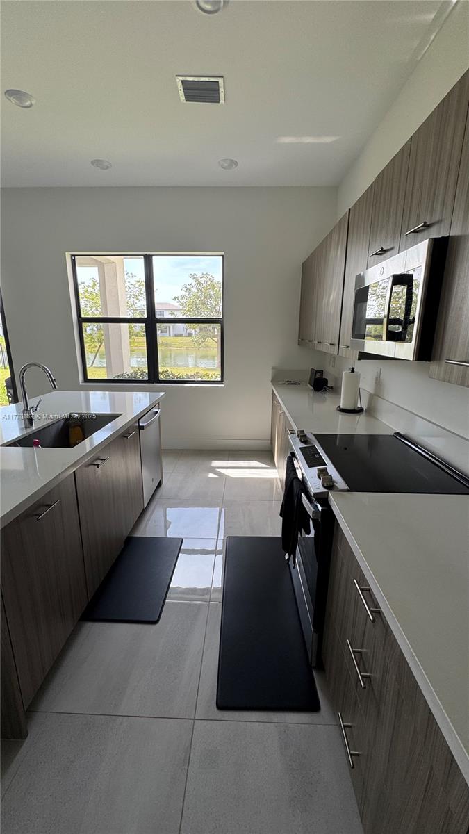 TUSCAN ISLES - Residential