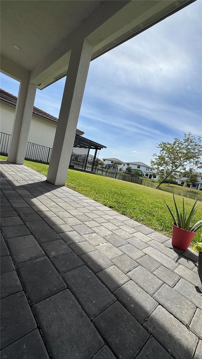 TUSCAN ISLES - Residential