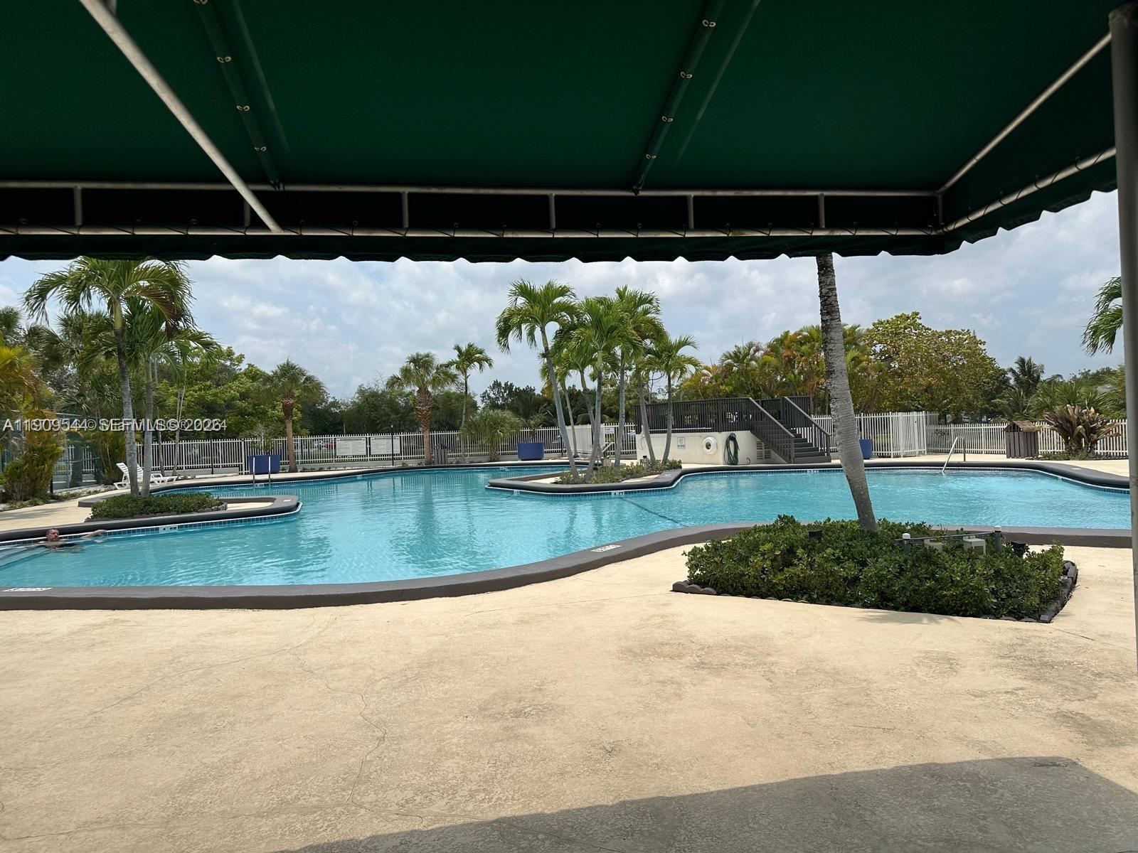 Snapper Creek Townhouses - Residential