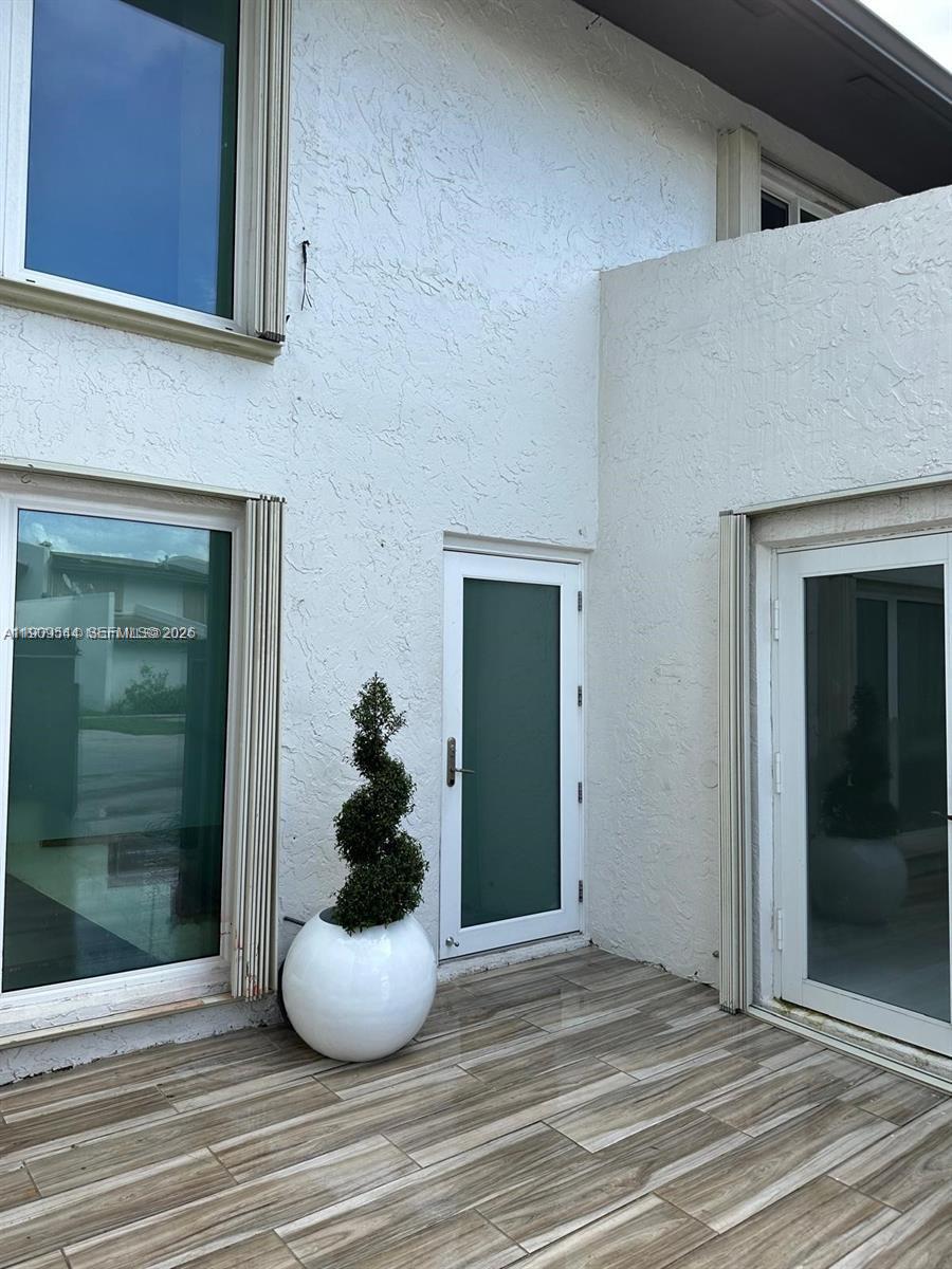 Snapper Creek Townhouses - Residential