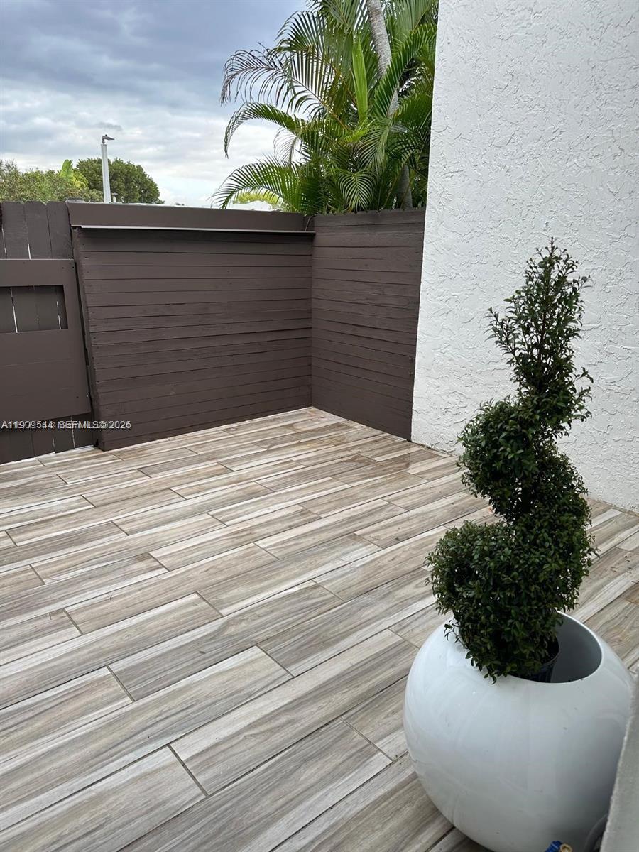 Snapper Creek Townhouses - Residential