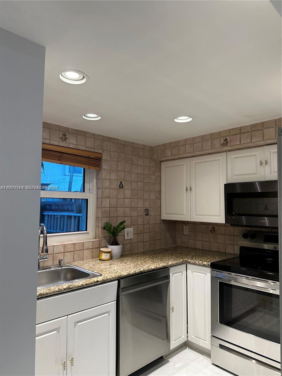 Snapper Creek Townhouses - Residential