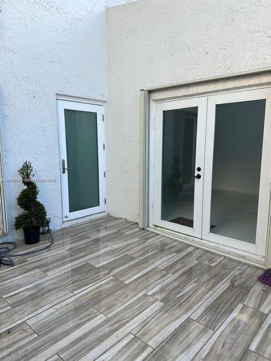 Snapper Creek Townhouses - Residential